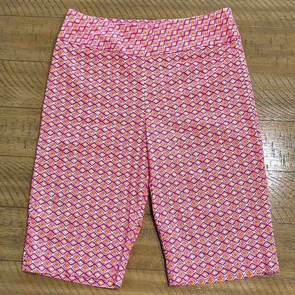 Courtenay Pants - Courtenay pull on Bermuda shorts. Size 6. Very stretchy. High waist